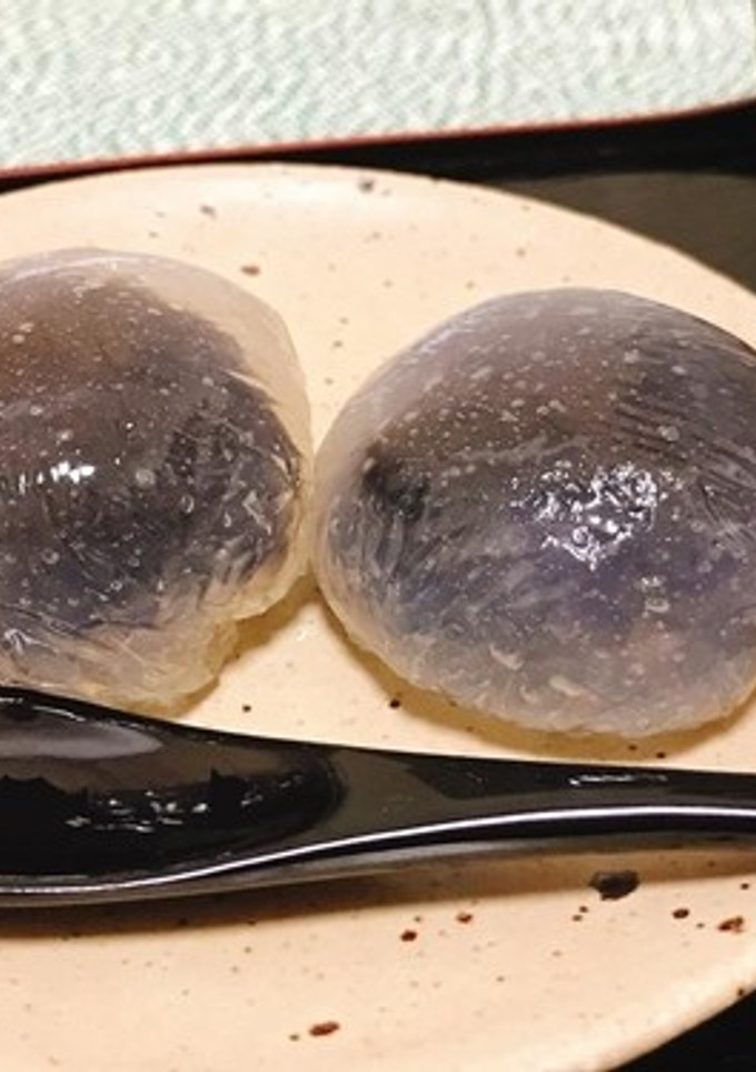 黒ゴマあんのくずまんじゅう-レシピのメイン写真