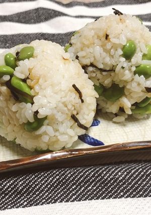 枝豆と塩昆布のおにぎり-レシピのメイン写真