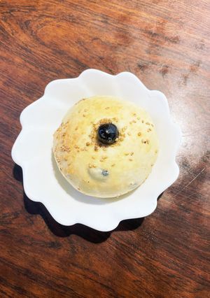 ライプオリーブの胡麻丸パン-レシピのメイン写真