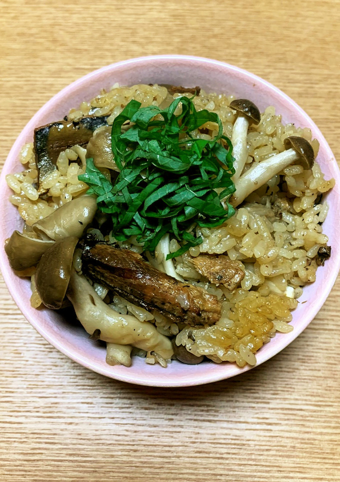 たっぷりきのことさんま缶の炊き込みご飯-レシピのメイン写真
