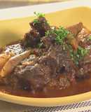 シカスネ肉の赤ワインシチュー