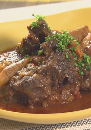 シカスネ肉の赤ワインシチュー-レシピのメイン写真