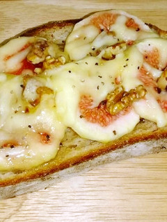 写真映え◎いちじくのチーズトースト-レシピのメイン写真