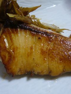 ぶりの照り焼きごぼう添え-レシピのメイン写真