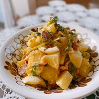 基本からアレンジまで！思わずつくりたくなる「豆苗 ポテトサラダ」の