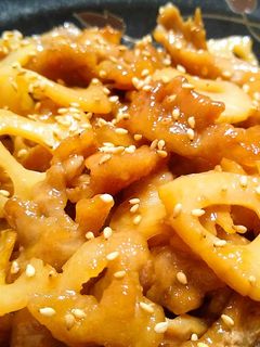 旨シャキ♪豚コマ肉とレンコンの甘辛炒め-レシピのメイン写真