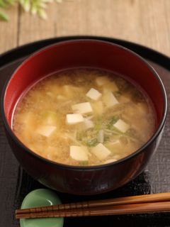 免疫力アップ!舞茸と豆腐のお味噌汁-レシピのメイン写真