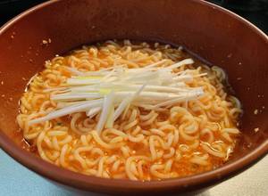 ピリ辛サッポロ一番塩ラーメン-レシピのメイン写真