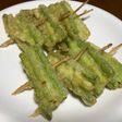 爪楊枝で束ねた細いアスパラガスの天ぷら♬
