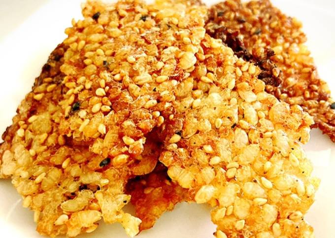 残ったご飯で簡単♪お米のごま煎餅♡ by ♪みきたん♪ 【クックパッド 