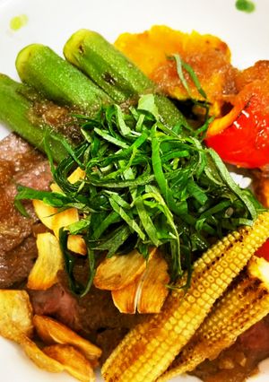 夏野菜と牛もも肉のステーキ丼-レシピのメイン写真
