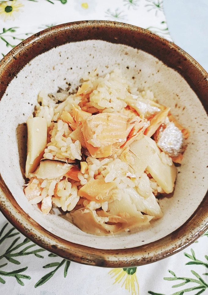 食欲の秋！鮭とキノコの簡単炊き込みご飯！-レシピのメイン写真