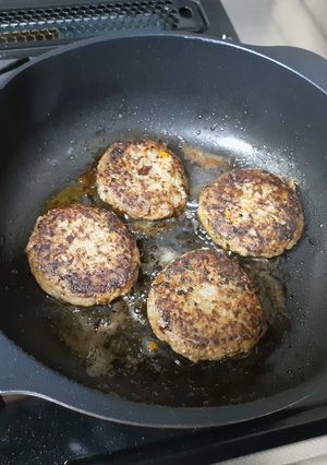 肉と野菜比1対1の野菜ザクザクハンバーグ-レシピのメイン写真