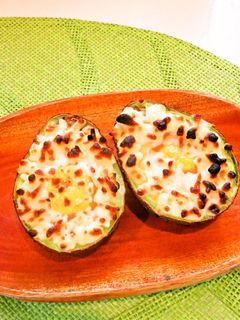 ☺簡単♪アボカドの月見チーズ焼き☺-レシピのメイン写真