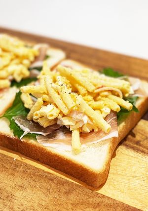 大葉香る生ハムと卵サラダのオープンサンド-レシピのメイン写真