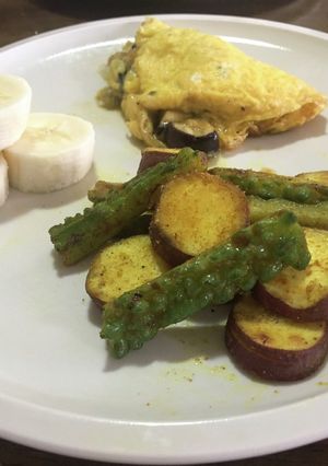 朝ごはん　ゴーヤとサツマイモのカレー炒め-レシピのメイン写真