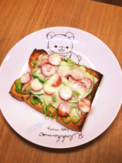 豚コマ生姜焼きとミニトマトのピザトースト-レシピのメイン写真