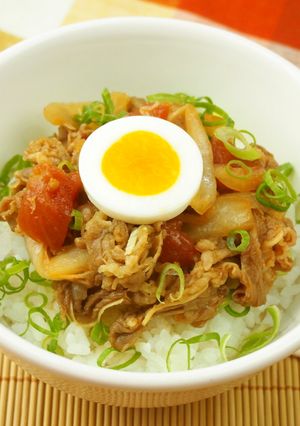 お月見トマト牛丼-レシピのメイン写真