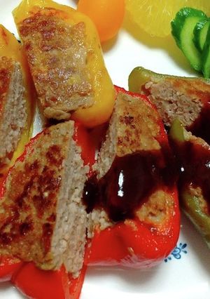 ボリューム満点！パプリカのチーズ肉詰め-レシピのメイン写真
