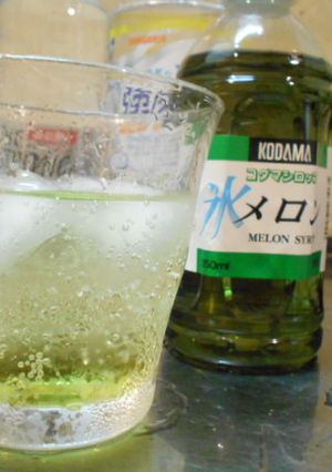 メロンソーダ(シロップと炭酸水)-レシピのメイン写真