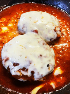 トマトソースのチーズハンバーグ-レシピのメイン写真
