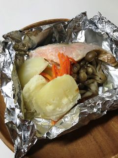 鮭とじゃが芋の包み焼き-レシピのメイン写真