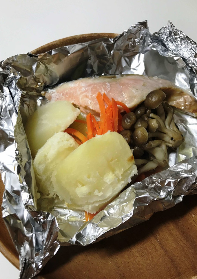 鮭とじゃが芋の包み焼き-レシピのメイン写真