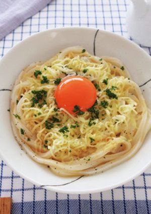 たっぷりチーズの釜玉風うどん-レシピのメイン写真