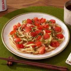 A picture of ツナとトマトの和えうどん.