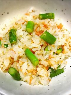 簡単♪アスパラと鮭フレークの混ぜごはん-レシピのメイン写真