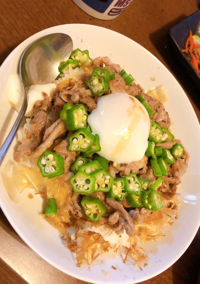 オクラ豚肉のとろとろ卵丼-レシピのメイン写真