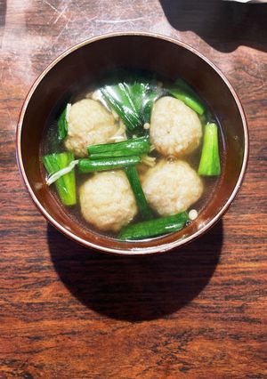 鶏団子と韮と榎の鶏ガラ醤油スープ-レシピのメイン写真