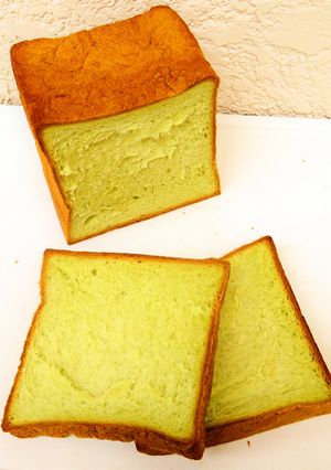 ☺ＨＢで簡単♪粉末青汁入り緑の角食パン☺-レシピのメイン写真
