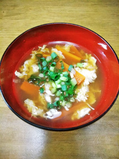 梨湖の簡単!人参と卵のお味噌汁-レシピのメイン写真