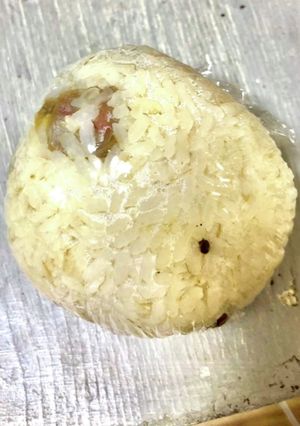 ホテイの焼き鳥缶炊き込みおにぎり-レシピのメイン写真