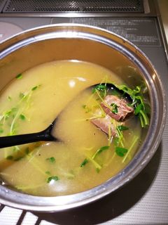 サバ缶(味噌)と豆苗の味噌汁-レシピのメイン写真
