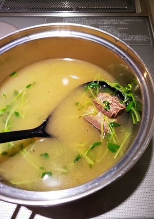 サバ缶(味噌)と豆苗の味噌汁-レシピのメイン写真