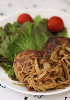 秋のご馳走♪キノコたっぷりハンバーグ-レシピのメイン写真