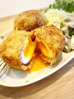 黄身がとろ〜♪半熟卵のスコッチエッグ♡-レシピのメイン写真