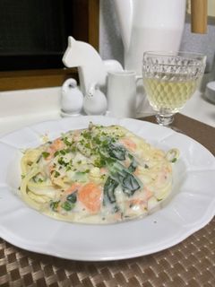 お手軽!鮭とほうれん草のクリームパスタ-レシピのメイン写真
