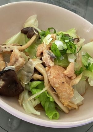 簡単✨鮭缶とキャベツのしょうが蒸し-レシピのメイン写真