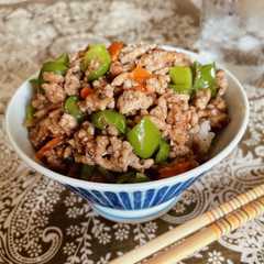 รูปของ 豚ひき肉のオイスターソース炒め丼