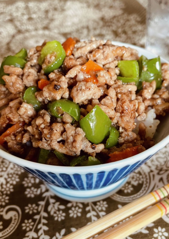 豚ひき肉のオイスターソース炒め丼-レシピのメイン写真