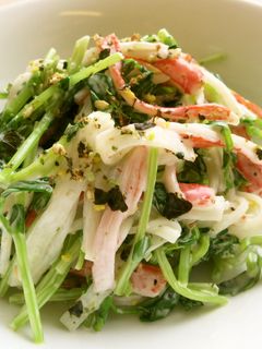 "つーん”と辛い、豆苗とカニカマのサラダ-レシピのメイン写真