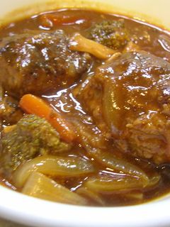 残ったシチューで超柔らか煮込みハンバーグ-レシピのメイン写真