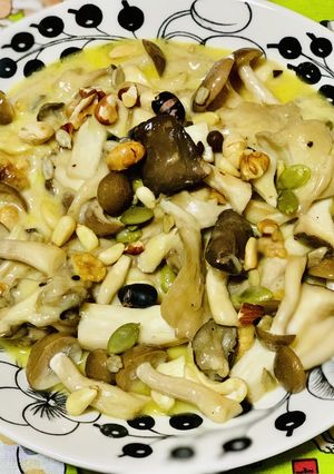 きのことミックスナッツのバター醤油炒め-レシピのメイン写真