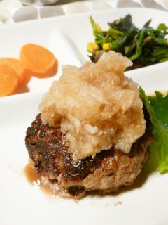 意外なもので?!肉汁たっぷりハンバーグ♪-レシピのメイン写真
