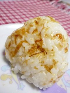 マヨっちゃう!?おかか醤油♡♥おにぎり-レシピのメイン写真