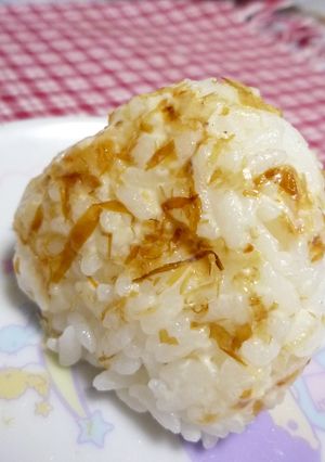 マヨっちゃう！？おかか醤油♡♥おにぎり-レシピのメイン写真