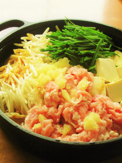 〖豚こま切れ肉ともやしのにんにく味噌鍋〗-レシピのメイン写真